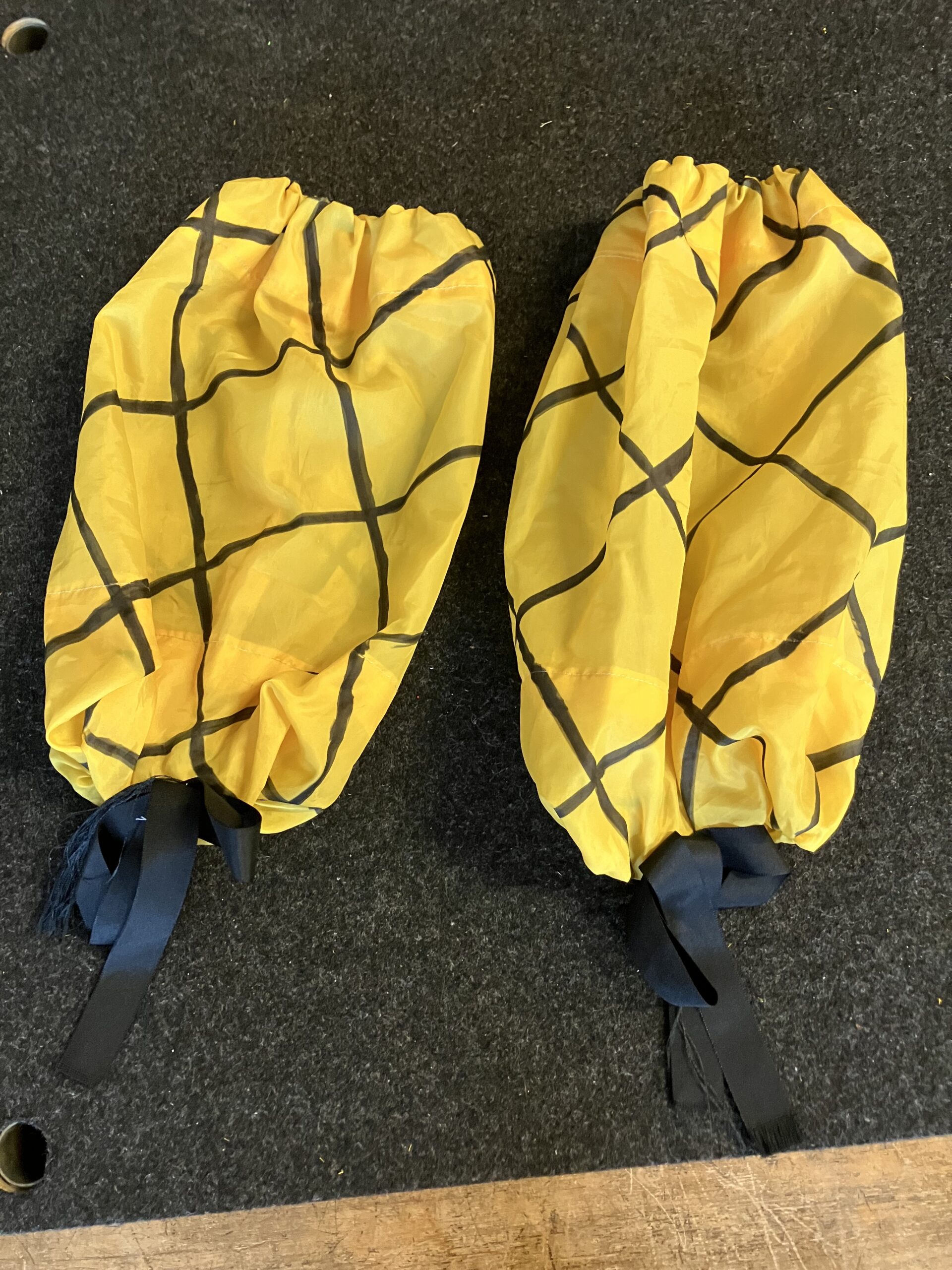 Malvolio's yellow stockings cross gartered.